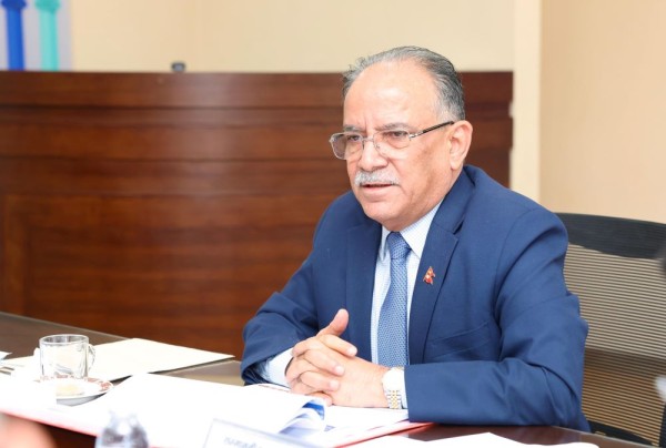 संविधानविपरीत अभिव्यक्ति दिने छुट कसैलाई छैन : प्रचण्ड